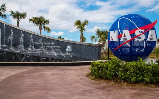 NASA Continues with Balloon Contract