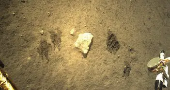 Lunar Glass Shows Moon Asteroid Impacts Mirrored on Earth