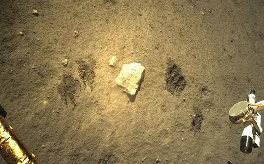 Lunar Glass Shows Moon Asteroid Impacts Mirrored on Earth