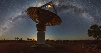 Astronomers Reveal Cosmic Ribbon Around Rare Galaxy