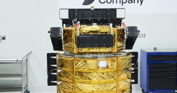 Qualifying the Optimus first-generation space transport and servicing platform for flight