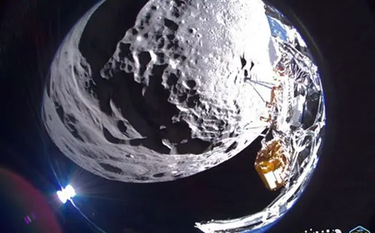 NASA Contributes to Soft Moon Landing