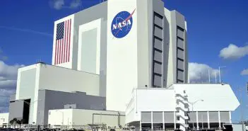 NASA Awards Launch Services Contract for SpaceX Starship