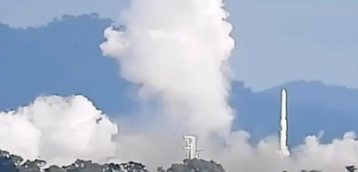 Eris rocket test flight 1 explodes at Bowen launch pad